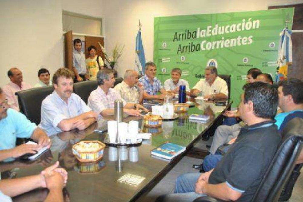 Entre promesas, gremios y Educaci�n empezaron el di�logo