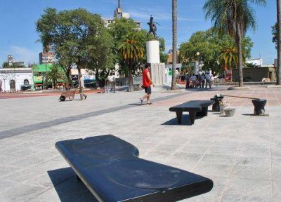 Ajustan los �ltimos detalles de obras en la plaza Cabral