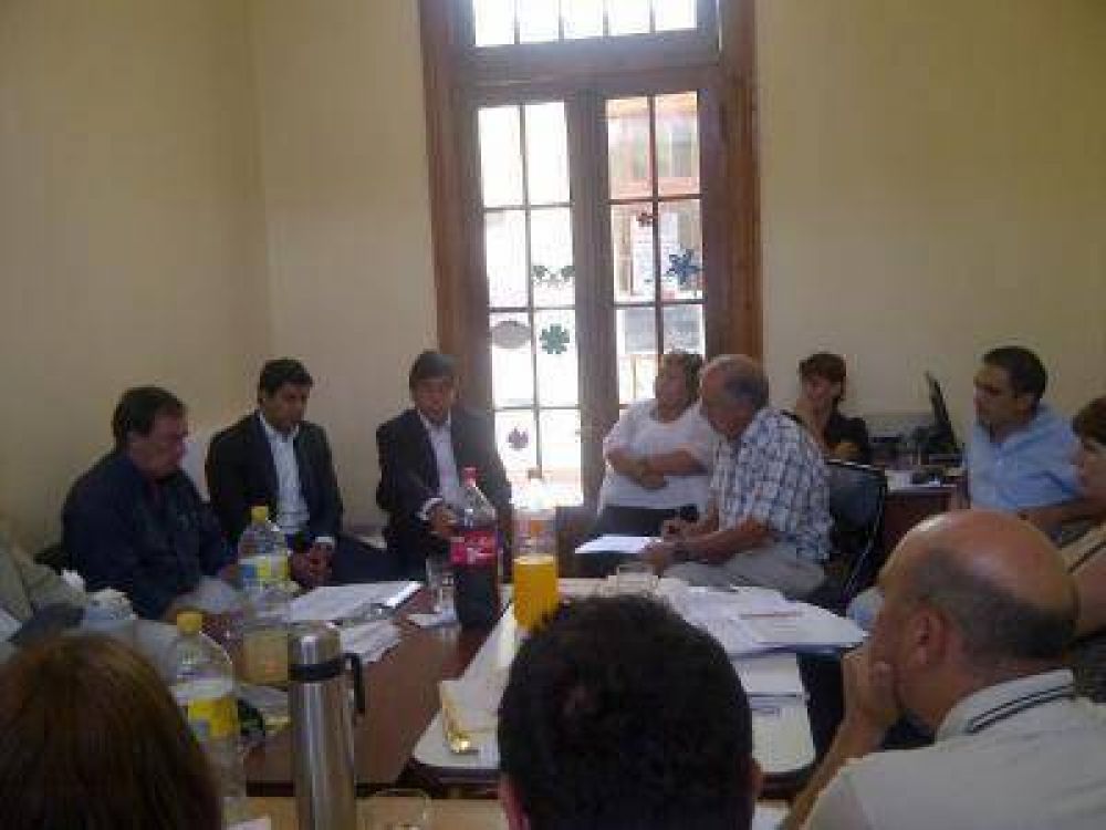 Se est�n realizando reuniones por emergencia edilicia