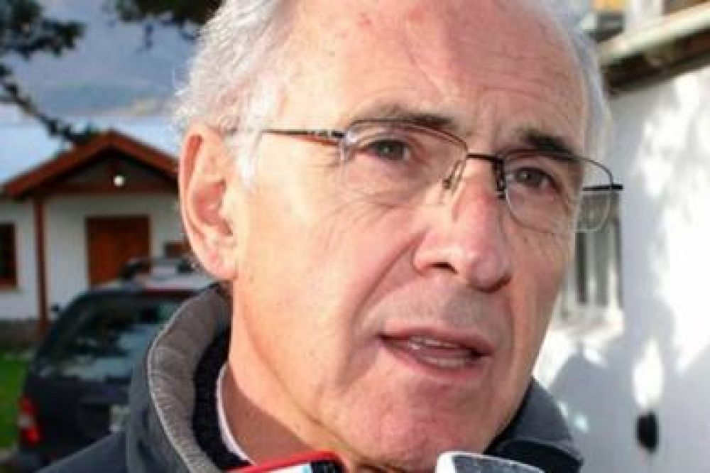 Fern�ndez Vecino: "Das Neves es un verdadero caradura de la pol�tica"