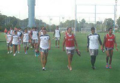 Quilmes se enfrenta a V�lez en el quinto amistoso de la pretemporada