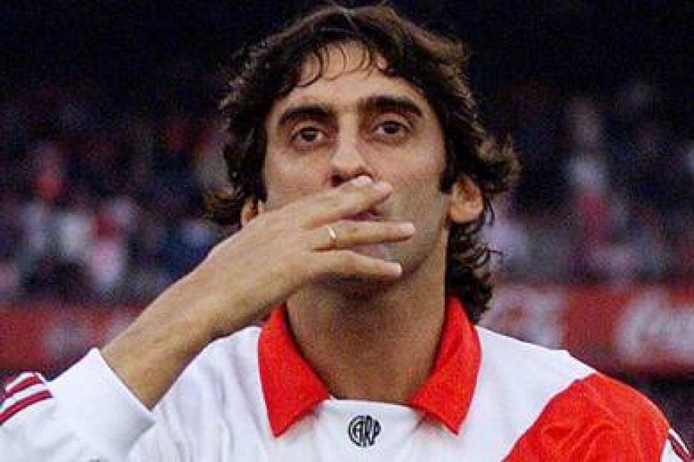 Comodoro contar� con la visita estelar de Enzo Francescoli