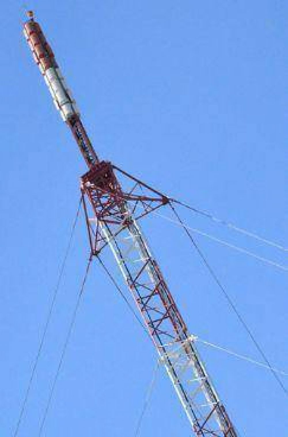 Para Accastello, la clausura de antenas �es improcedente y no se ajusta a derecho�