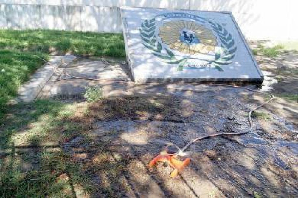 Privados de libertad y de agua hace 10 d�as