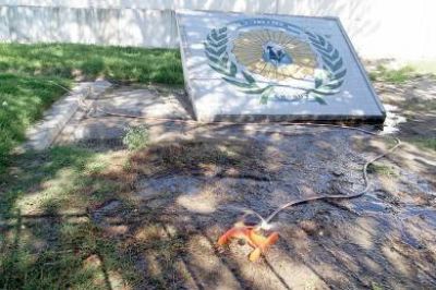 Privados de libertad y de agua hace 10 d�as
