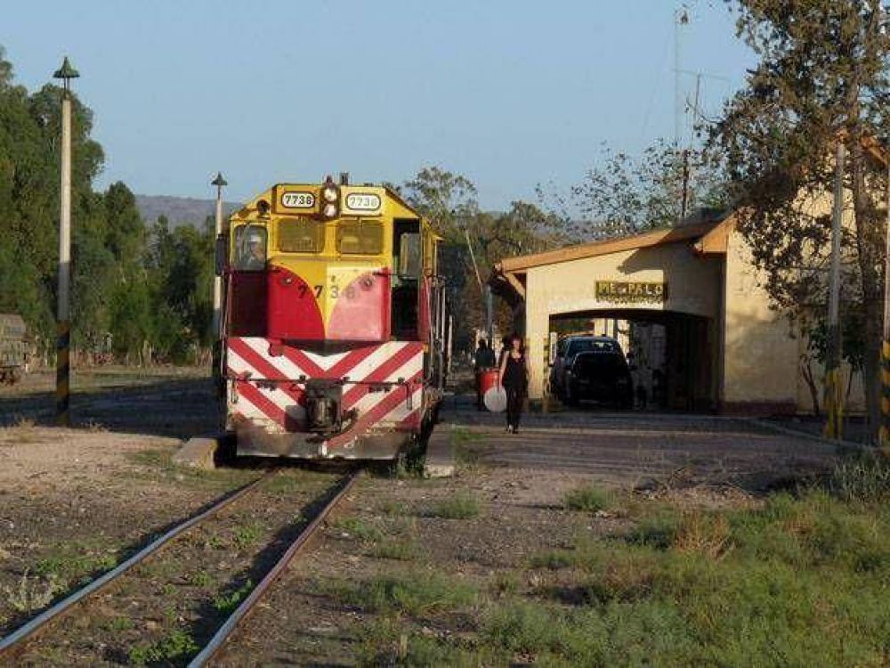Gioja propuso reactivar el ferrocarril de cargas General Belgrano