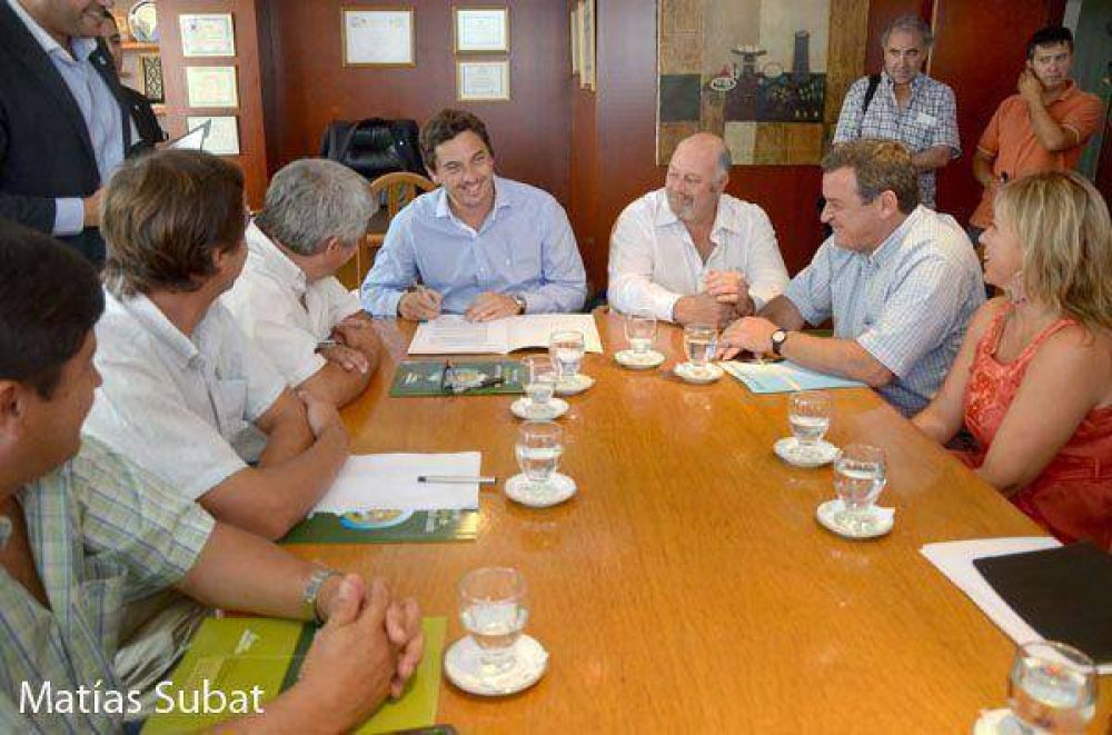 El municipio de Neuqu�n firm� un convenio para la reutilizaci�n de aceite vegetal