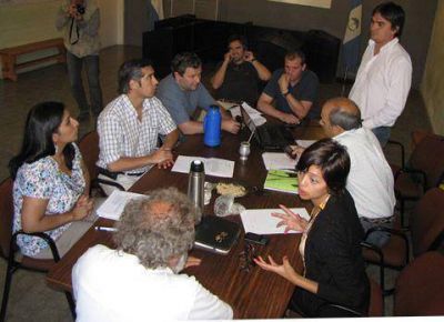 La oposici�n reclam� al gobierno transparencia en las contrataciones