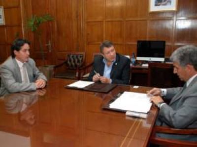  Firmaron un acuerdo entre la Provincia y el Ministerio de Agricultura de la Naci�n