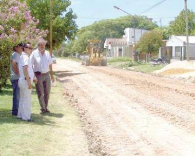 Schepens recorri� los barrios durante el arreglo de calles