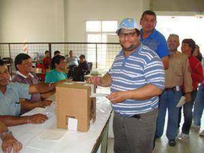 El diputado Zarza refuto al presidente del radicalismo local Martin Hern�ndez
