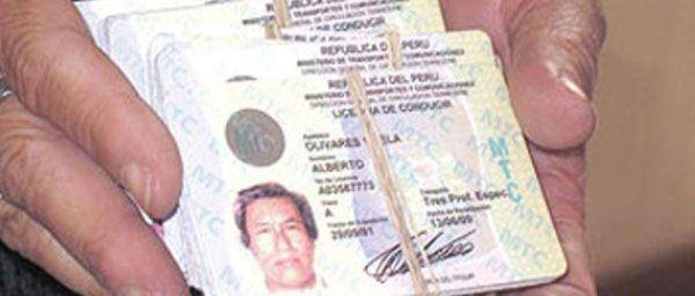 Alertan por venta de Carnets de Conductor