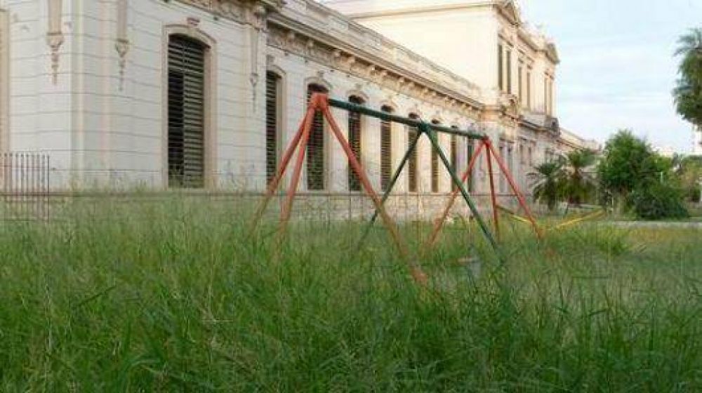 A pocos d�as del inicio del ciclo lectivo, las escuelas contin�an abandonadas
