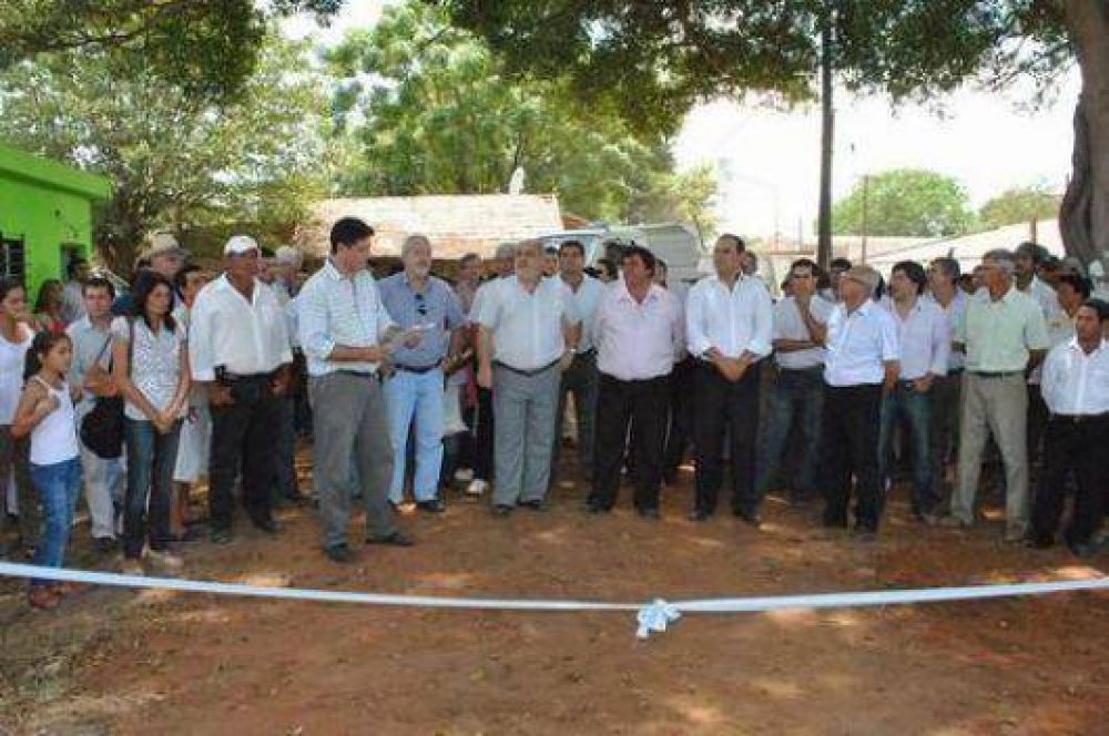 Colombi entreg� maquinarias por m�s de $1 mill�n