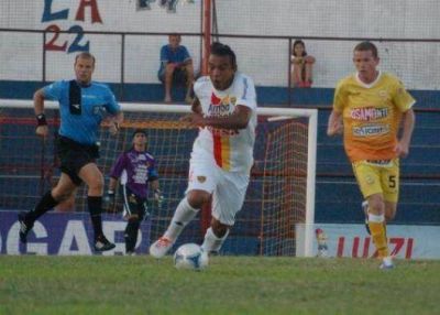Cristian N��ez: "Estoy contento por la actitud y el esfuerzo del equipo"