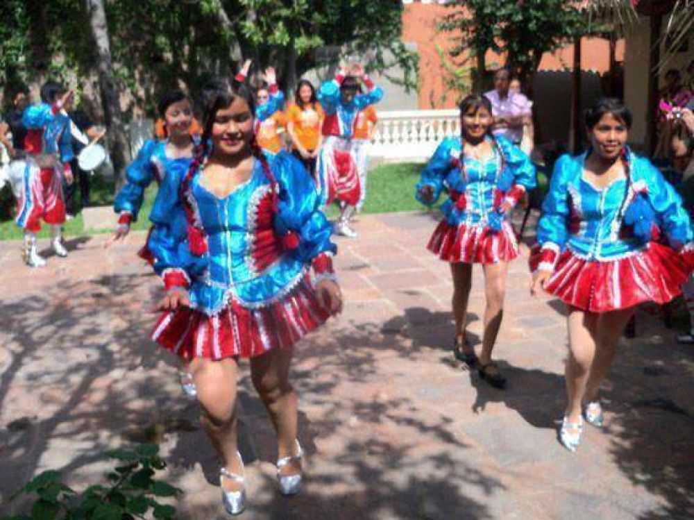 A puro ritmo presentaron el carnaval de San Pedro