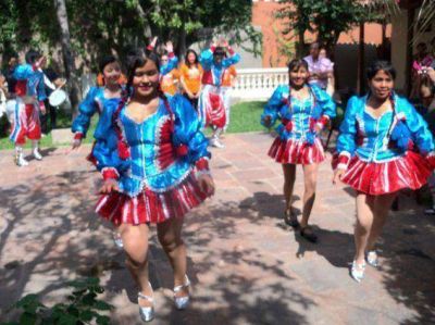 A puro ritmo presentaron el carnaval de San Pedro