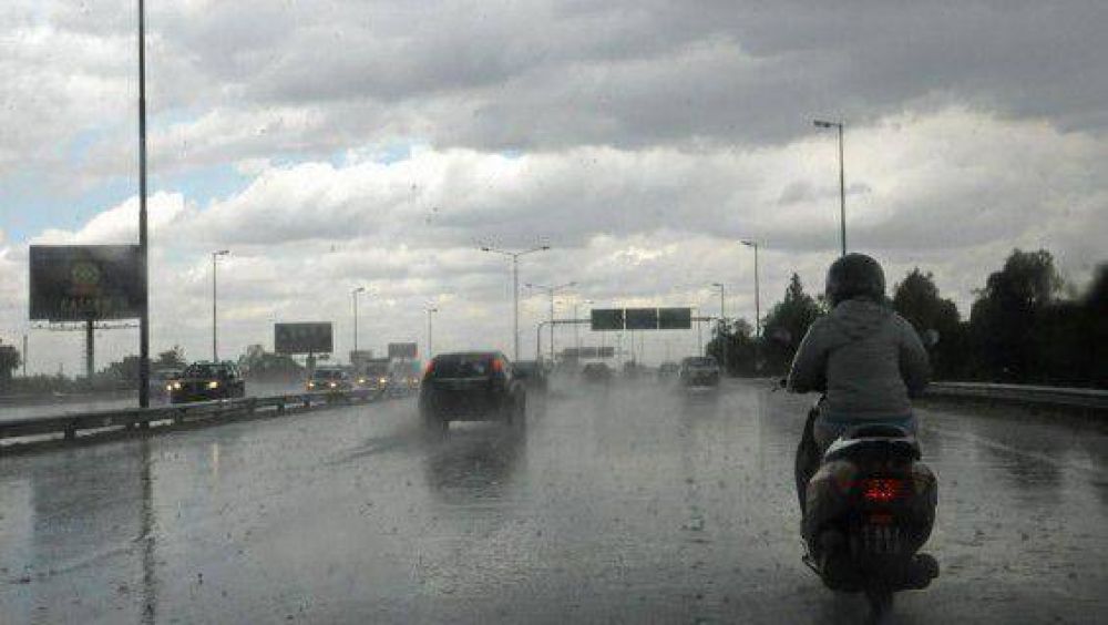  La ruta 15 est� cortada por crecientes