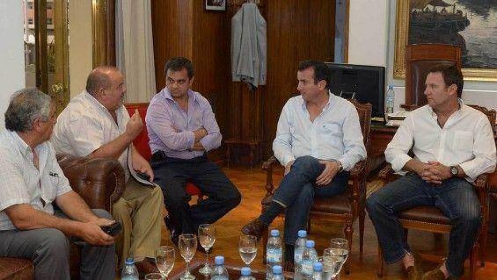 En un clima de violencia latente nace un acuerdo dudoso