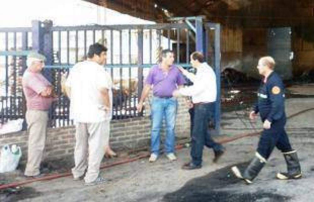 Incendio en Celupaper: Bomberos de San Nicols realiza las pericias