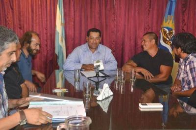 Firman convenios por 10 viviendas en Los Antiguos
