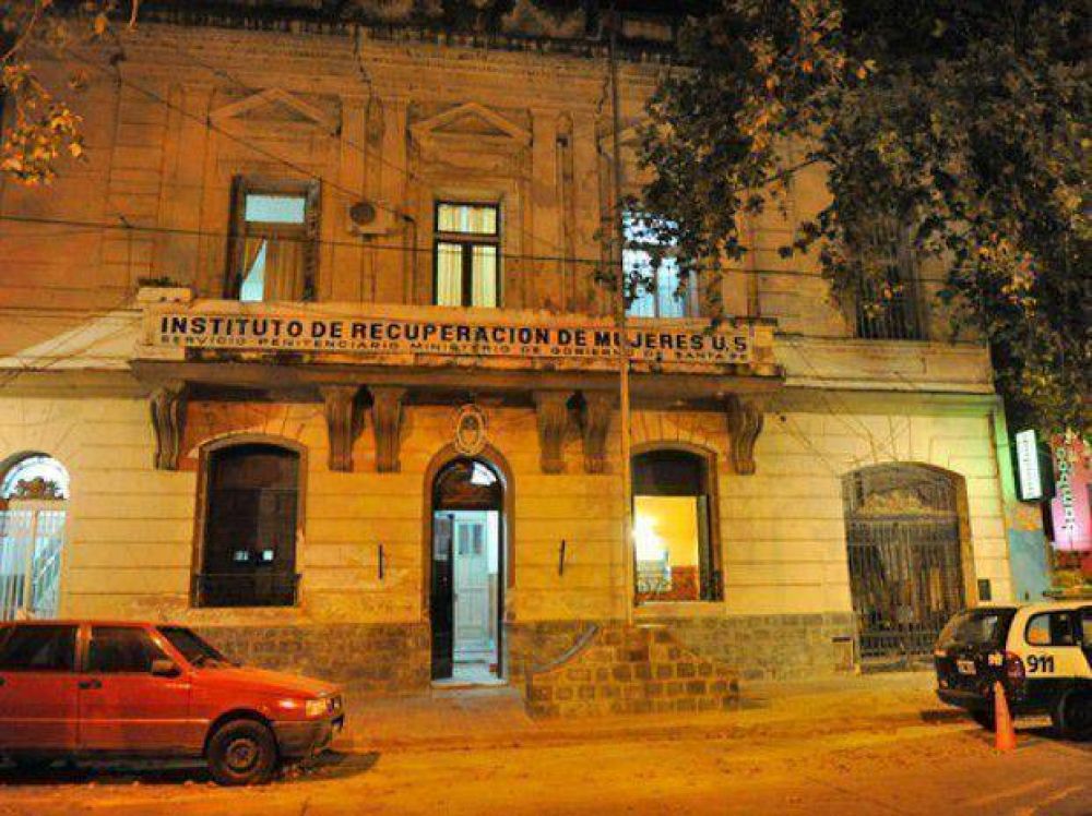 Investigando el arrebato a una fiscal detienen a tres polic�as por extorsi�n