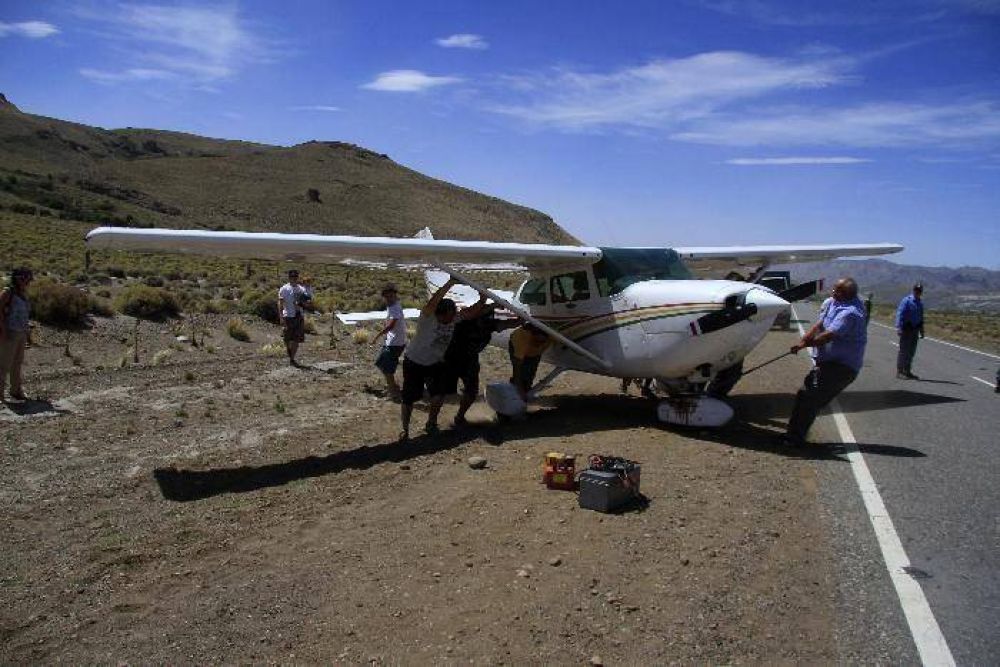 Perfecto aterrizaje de emergencia en la Ruta 237