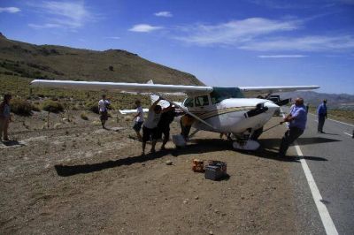 Perfecto aterrizaje de emergencia en la Ruta 237