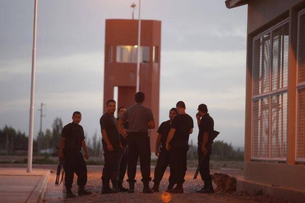 Intensa b�squeda de otros cuatro fugados en Cipolletti
