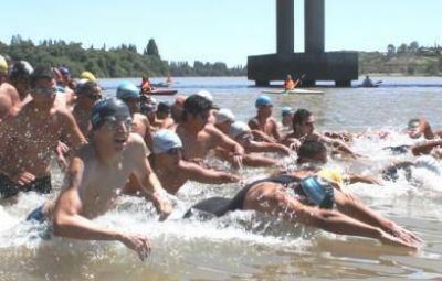 Se realiz� la presentaci�n de los nadadores de La Patagones-Viedma