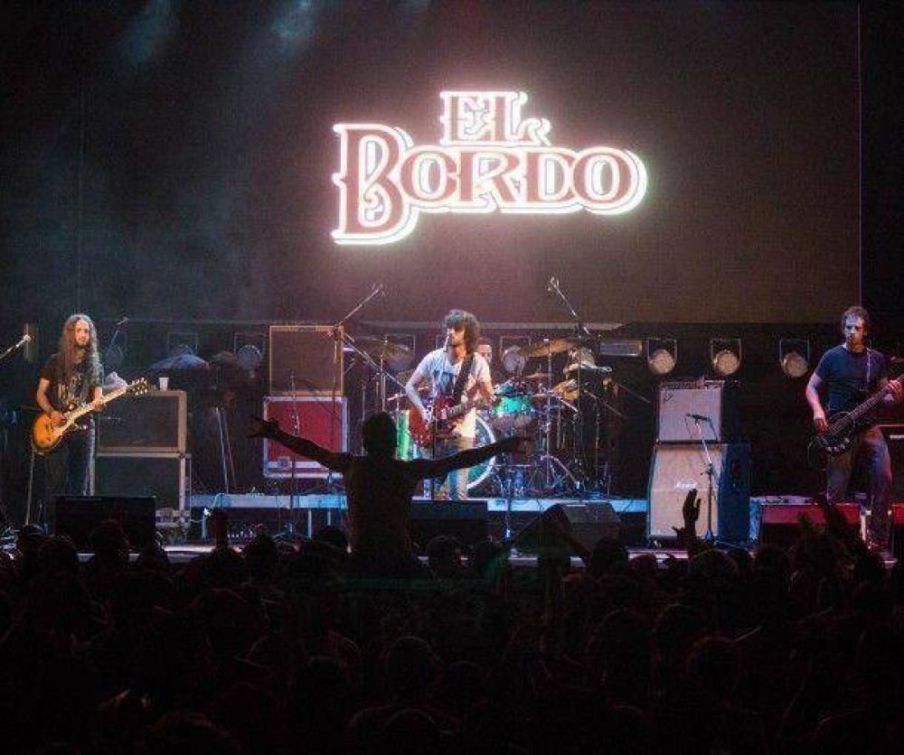 El Unzu� se llen� de rock con El Bordo