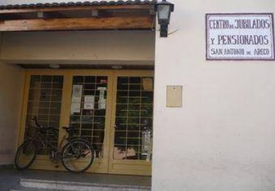 Tres centros de jubilados �Para qu�?