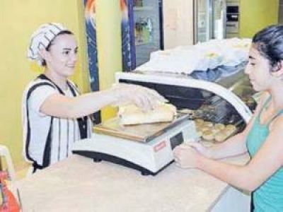 En algunos comercios el kilo de pan lleg� a los 12 pesos