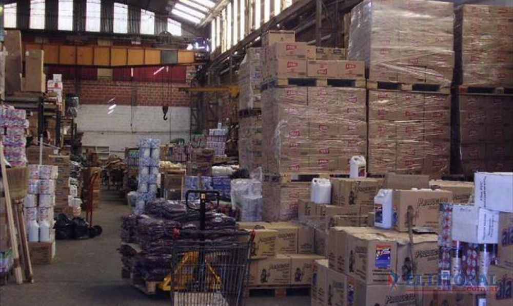 Con un amparo judicial, supermercados chinos abrir�n sus puertas en Curuz�