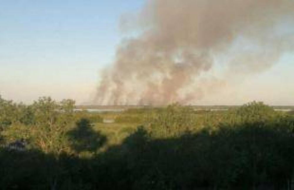 Incendio en la isla: Tres d�as de quema
