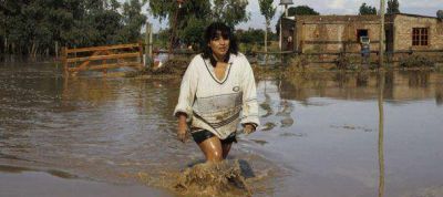Sarmiento: 300 evacuados por una crecida hist�rica