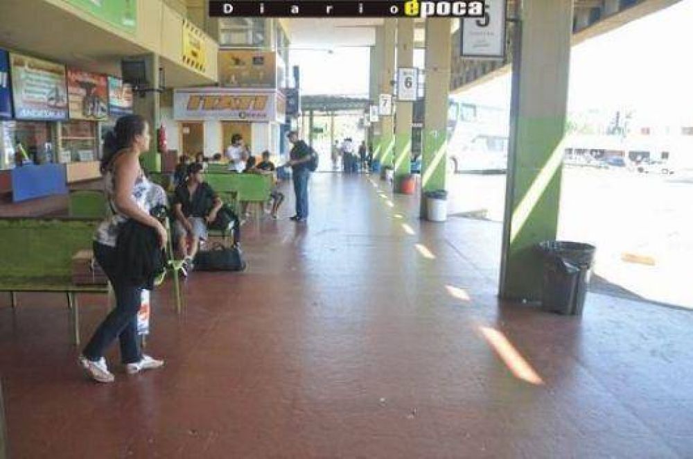 En la Terminal de �mnibus advierten un fin de mes at�pico sin gran movimiento