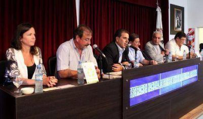 Ritondo y Viviani firman convenio de trabajo