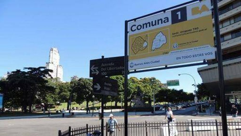 Renovaci�n de los carteles de las Comunas
