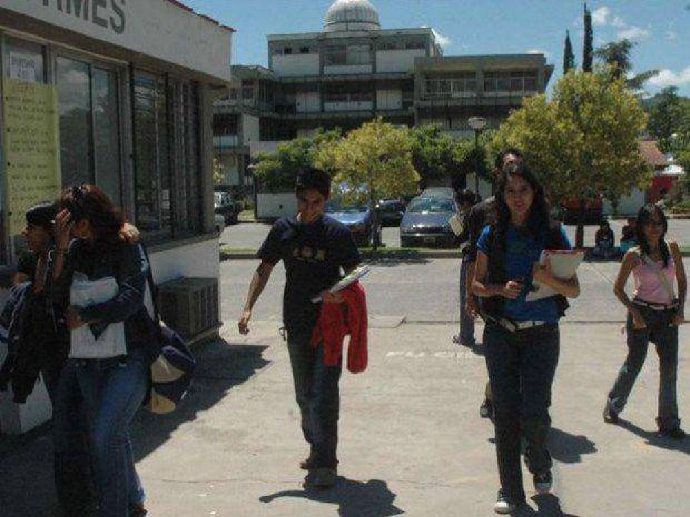 Aumentar� entre un 20 y 25% la cuota de las becas provinciales