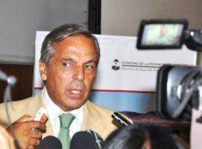 Sapag, muy atento al dif�cil financiamiento