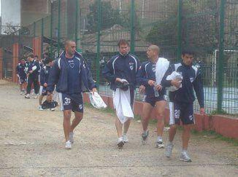 Quilmes se relaj� en la pileta del club y se prepara para el �ltimo amistoso