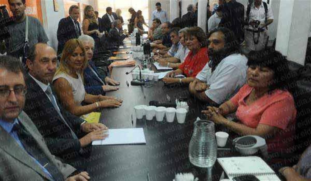 Docentes bonaerenses se ponen en guardia tras paritaria nacional  