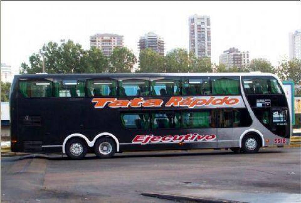 Pasajeros indignados con Rpido Tata
