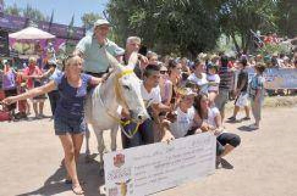 El intendente destinar� el premio a una senda peatonal
