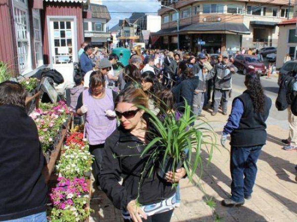 Municipio de Ushuaia: Gran convocatoria en la �ltima entrega de plantines