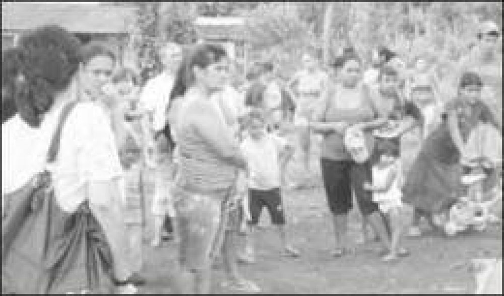 Familias asentadas en el barrio Malvinas de Montecarlo se quedaron sin servicio de luz y agua