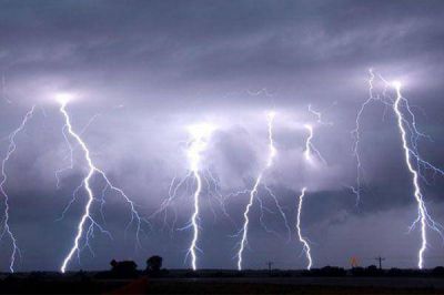 Tormenta azot� los departamentos Avellaneda y Taboada