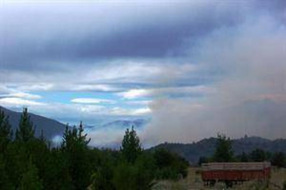 Est� fuera de control el incendio en el Parque Nacional Los Alerces
