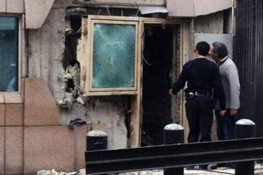 Tres muertos y heridos por un atentado en la Embajada de EEUU en Turqu�a